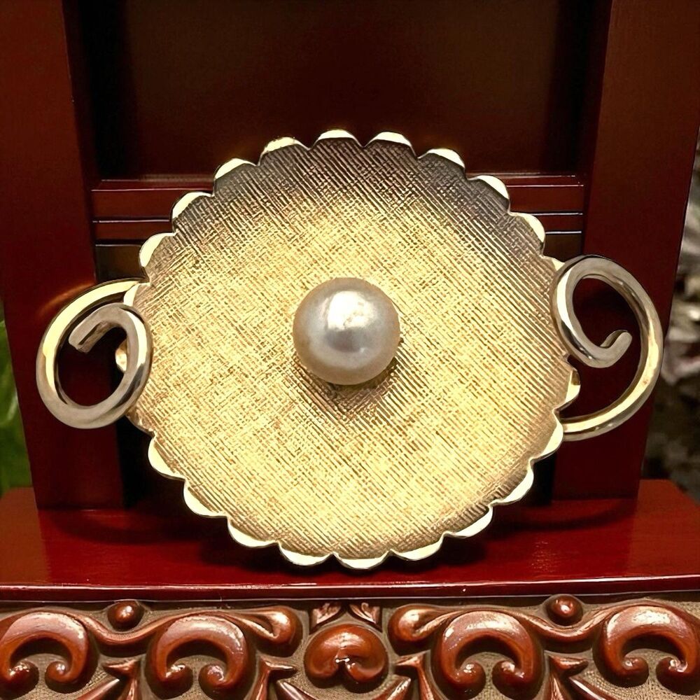 Vintage 1950s Gold Filled Brooch Pearl Circle Pin Florentined Mid Century - 7S
